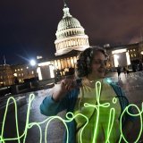 Cette mesure intervient dans un contexte particulier aux Etats-Unis, où le droit à l'avortement subit l'assaut renouvelé des conservateurs et est désormais interdit dans plusieurs Etats.